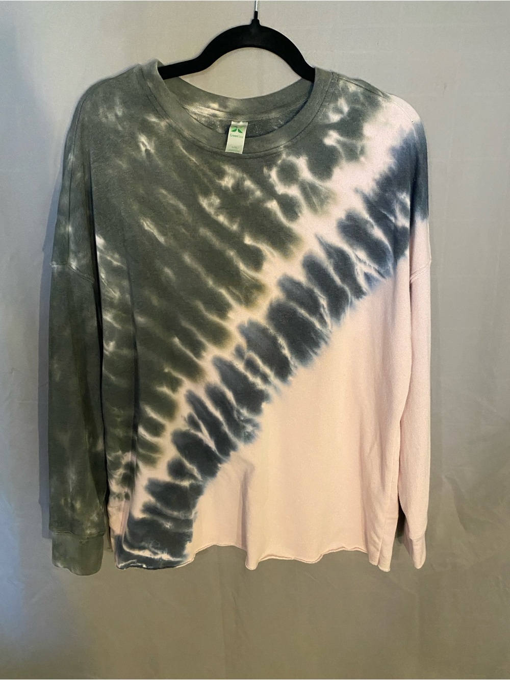 GreenTea Diagonal Tie-Dye Pullover in Gray & Light Pink